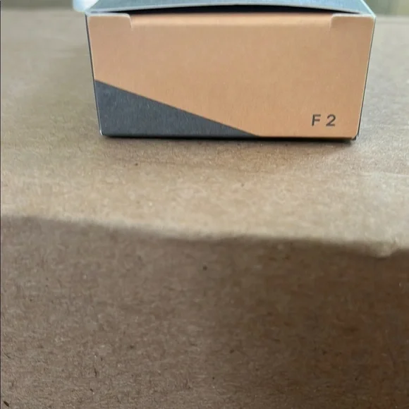 NIB COVER FX Power Play Foundation F2 - Picture 4 of 5